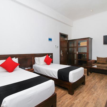 Sasha Transit Hotel Katunayake Exterior photo
