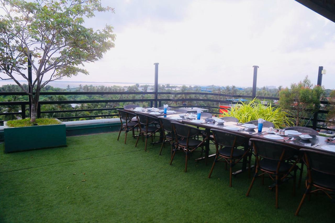 Sasha Transit Hotel Katunayake Exterior photo