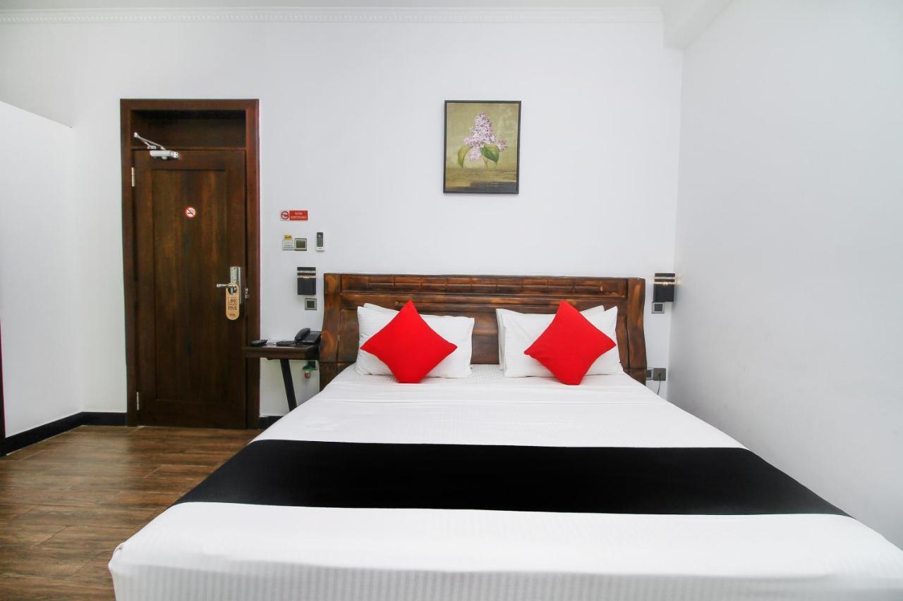 Sasha Transit Hotel Katunayake Exterior photo