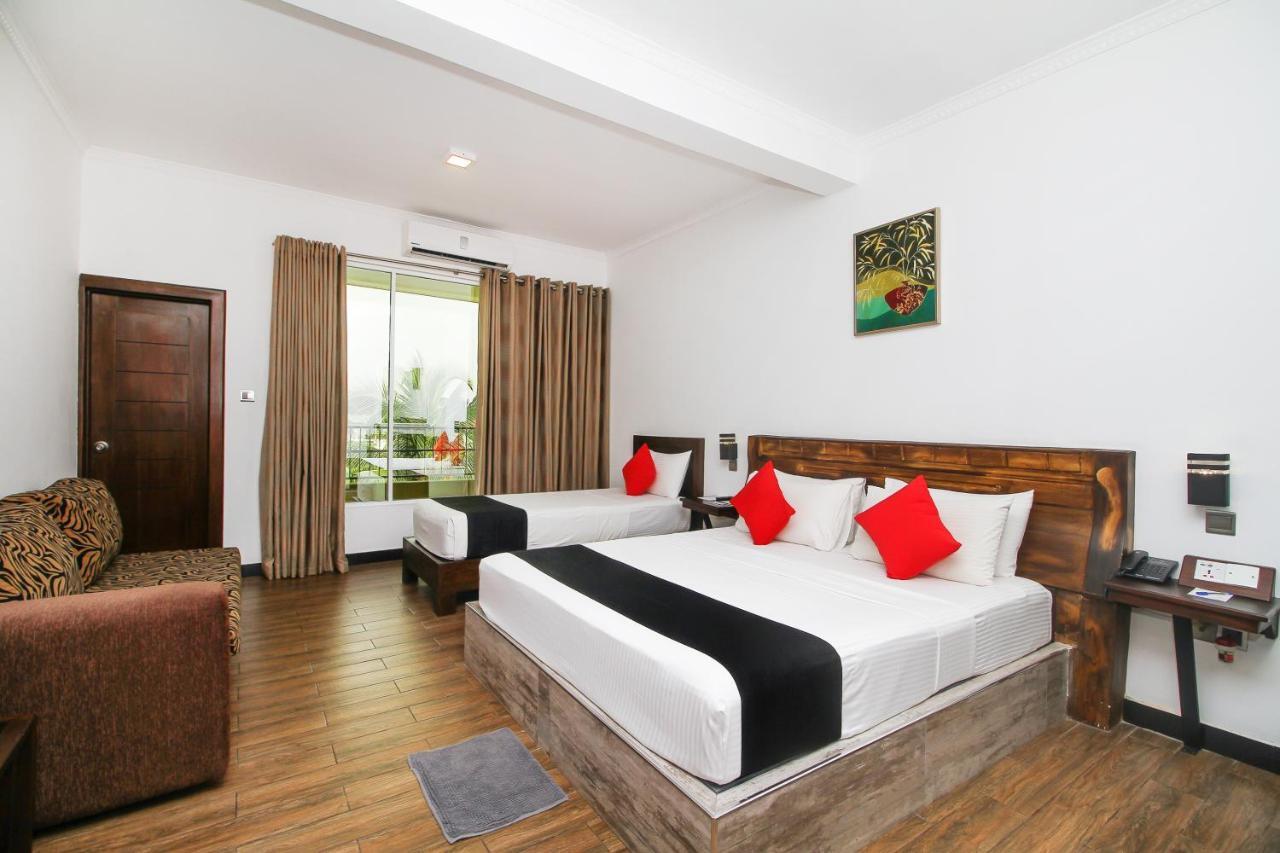 Sasha Transit Hotel Katunayake Exterior photo