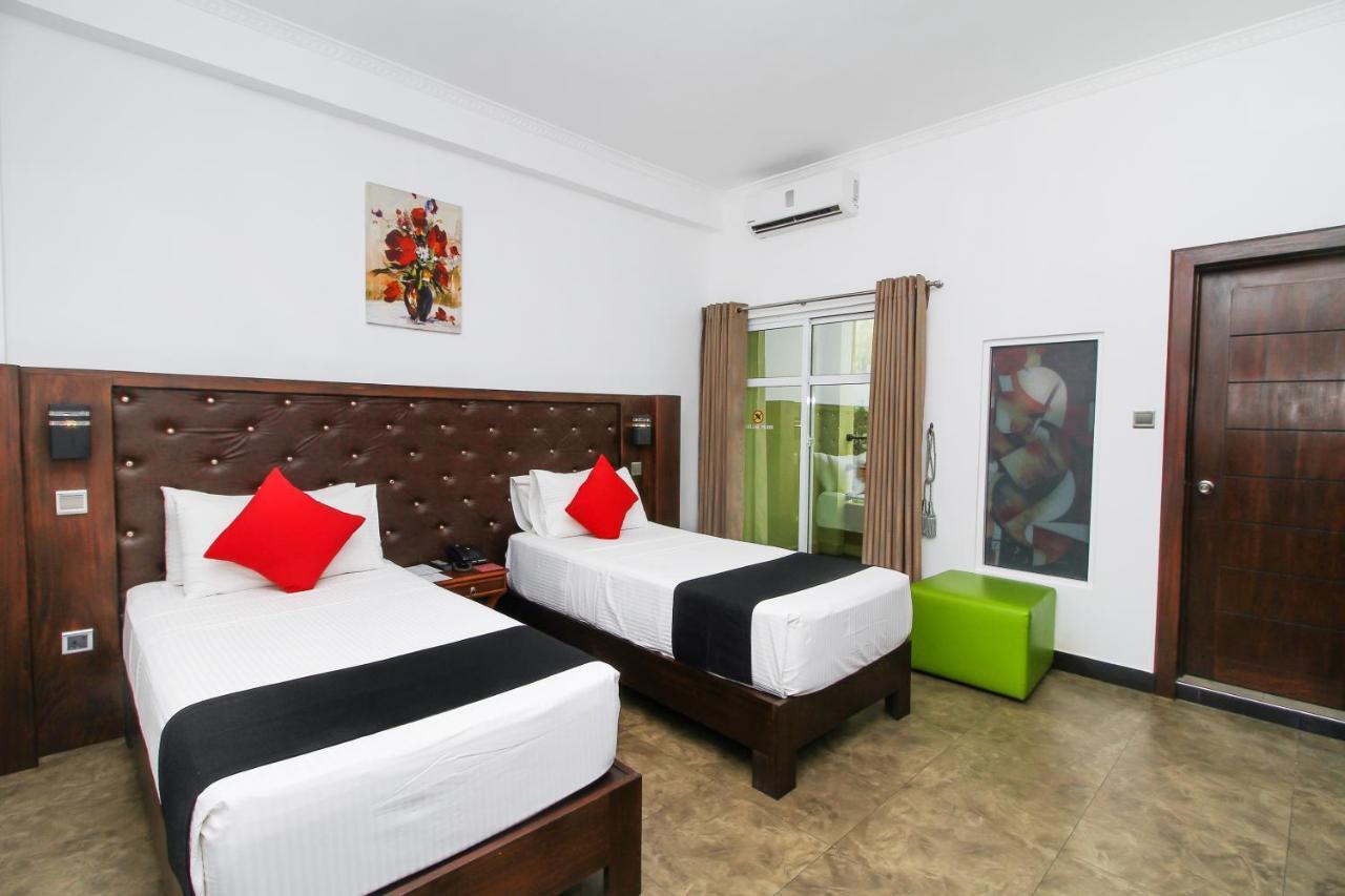 Sasha Transit Hotel Katunayake Exterior photo